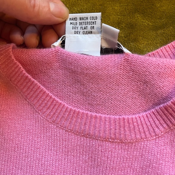 Vintage Saks Fifth Avenue SZ M Bubble Gum Pink 100% Cashmere T Shirt Sweater! - Picture 7 of 12